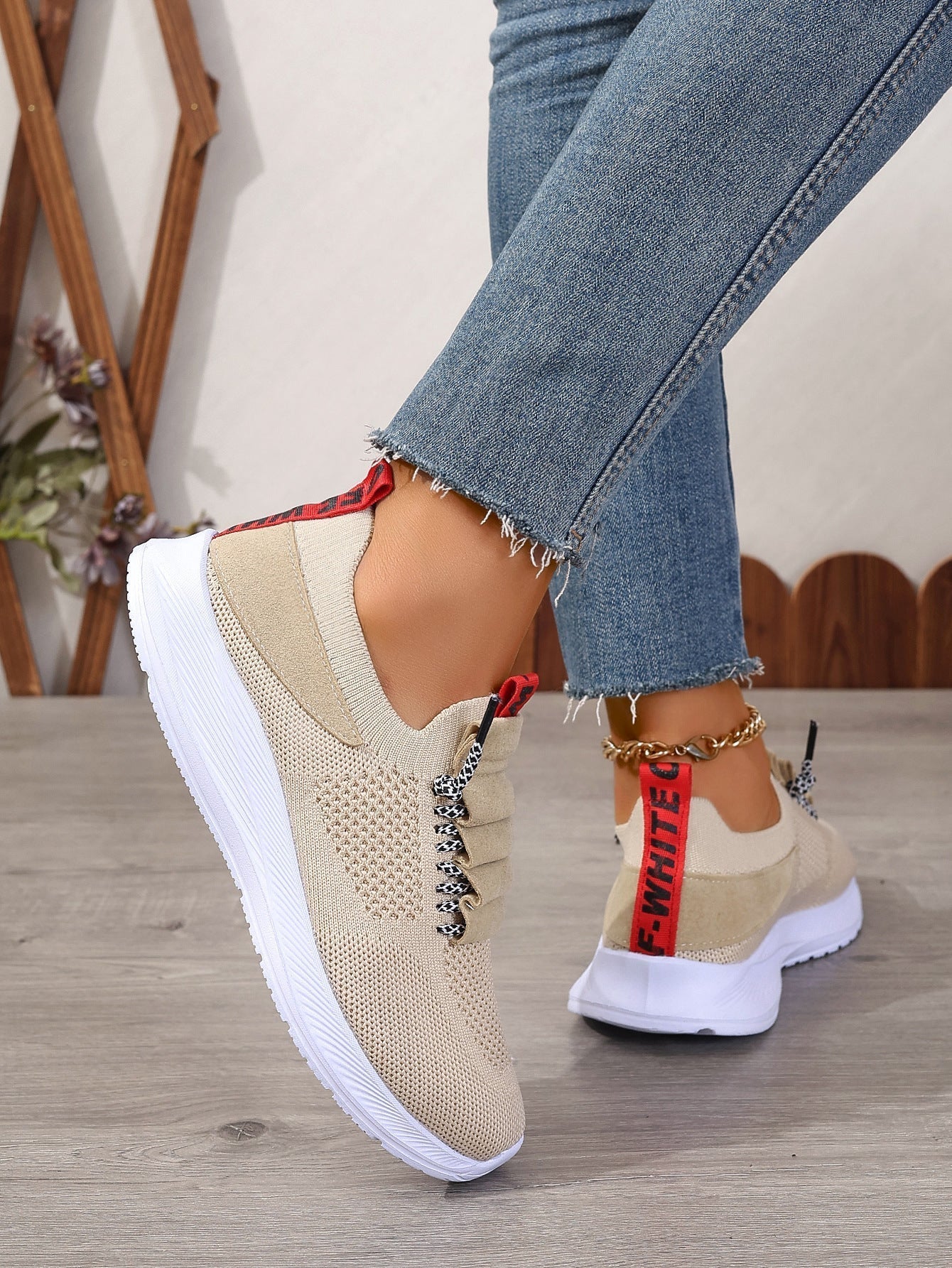 Women’s Non-Slip Round-Toe Casual Sneakers CJ