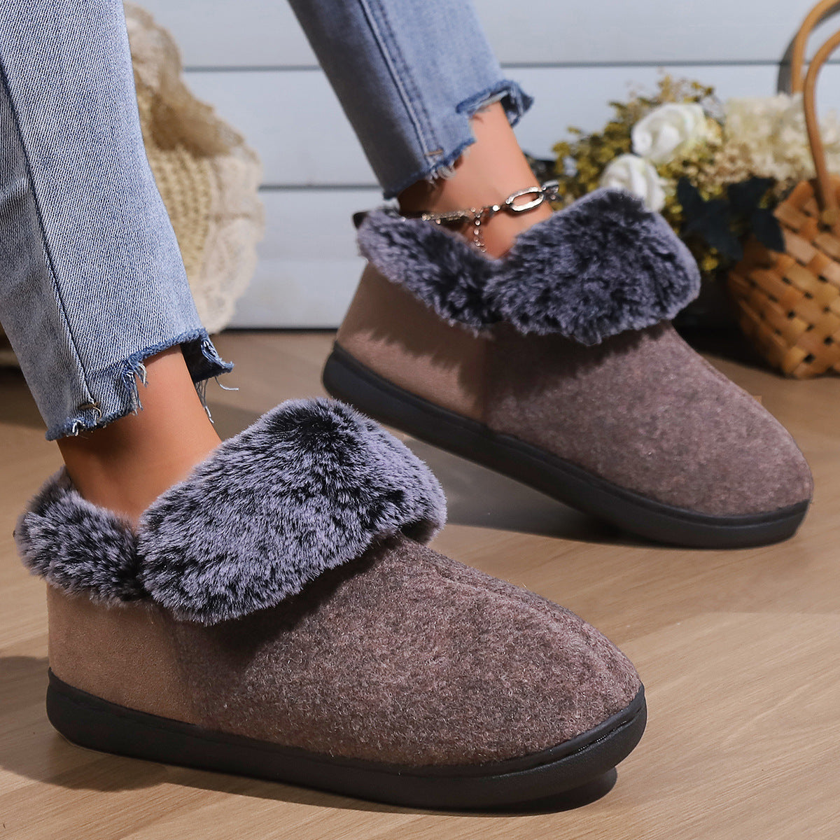 Women’s Felt-Fur Collar Indoor Winter Shoes | Cozy Slip-Ons 