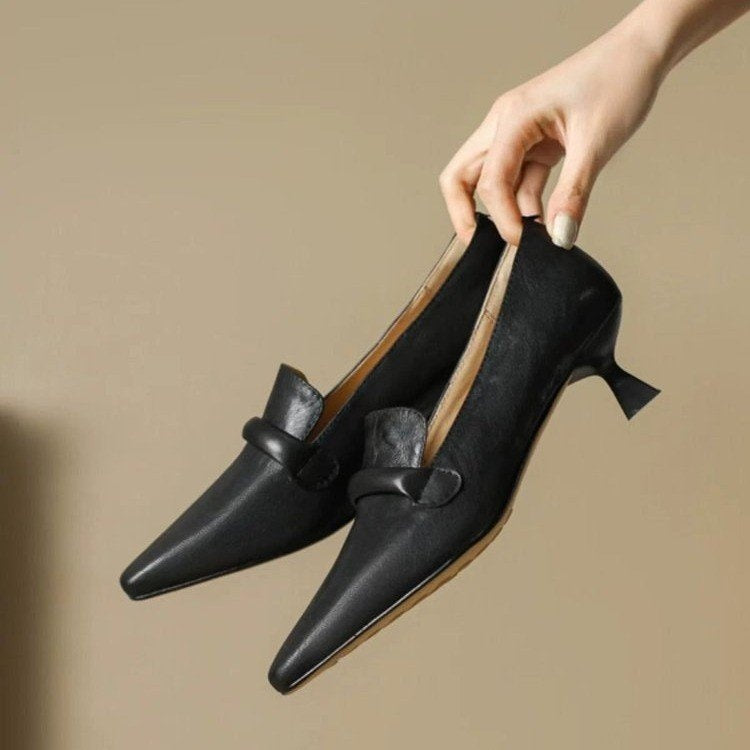 2025 New Retro French Style Minimalist Elegant High-End Niche Shoes, Women's Pointed Toe Stiletto Low Heel Plus Size Single Shoes 