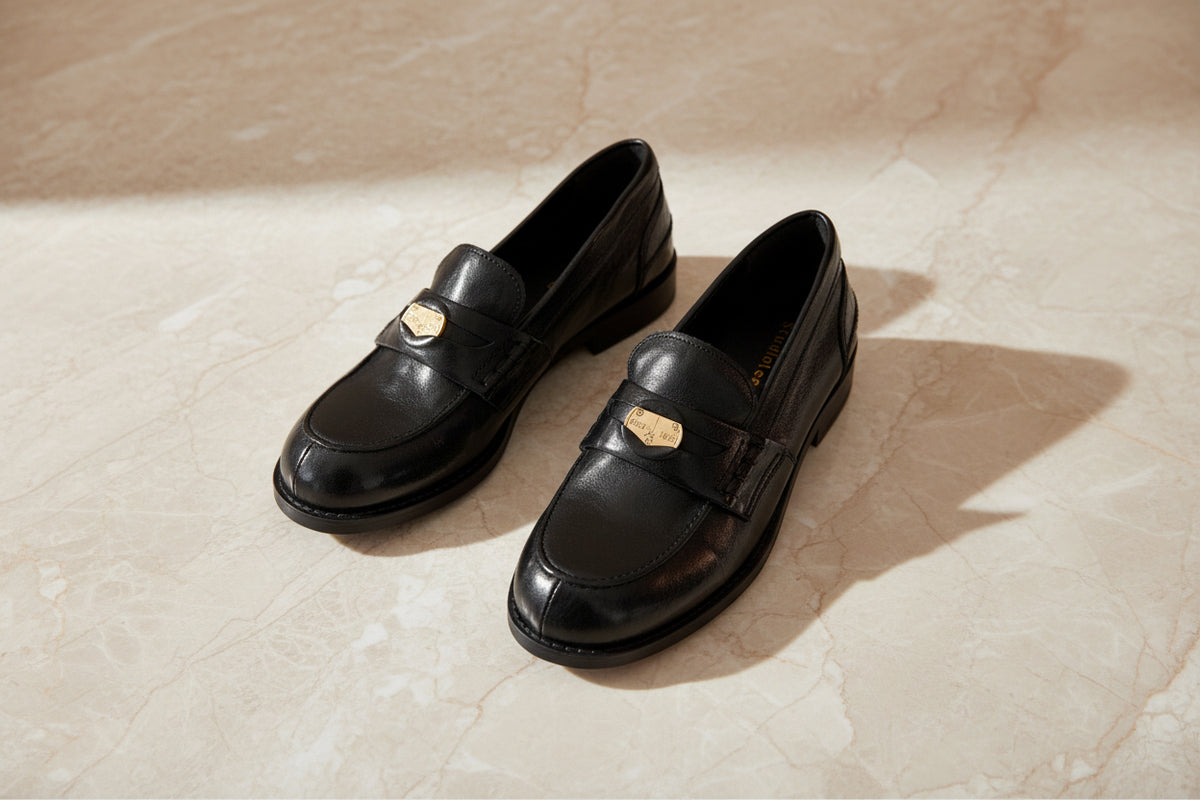 Round-toe Small Gold Coin Loafers British-style Leather Slip-ons 